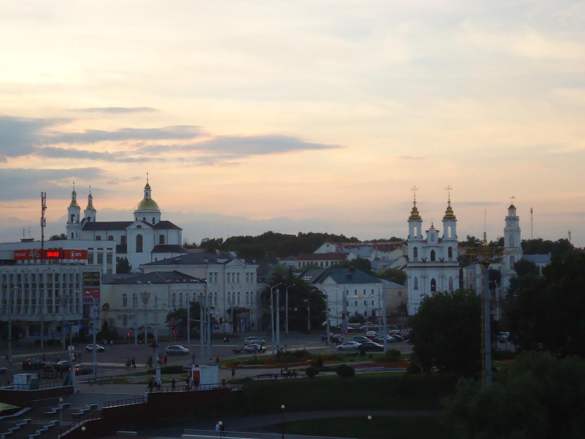 Apartment Bogdana Khmelnitskogo 7/13 วีเต็บส์ ภายนอก รูปภาพ