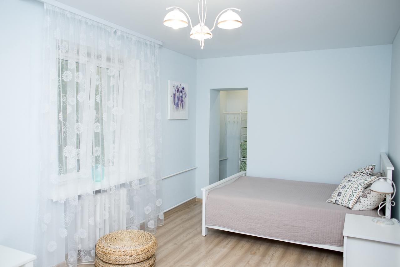 Apartment Bogdana Khmelnitskogo 7/13 วีเต็บส์ ภายนอก รูปภาพ