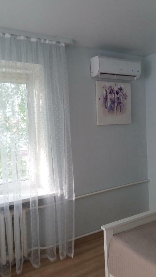 Apartment Bogdana Khmelnitskogo 7/13 วีเต็บส์ ภายนอก รูปภาพ